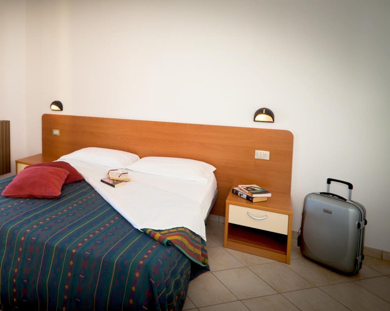 Residence Sant'Anna Pietra Ligure Esterno foto