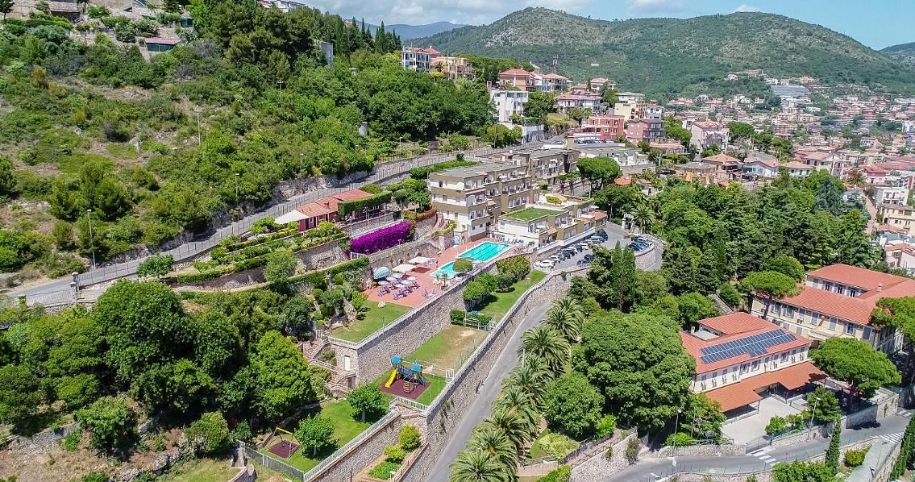 Residence Sant'Anna Pietra Ligure Esterno foto