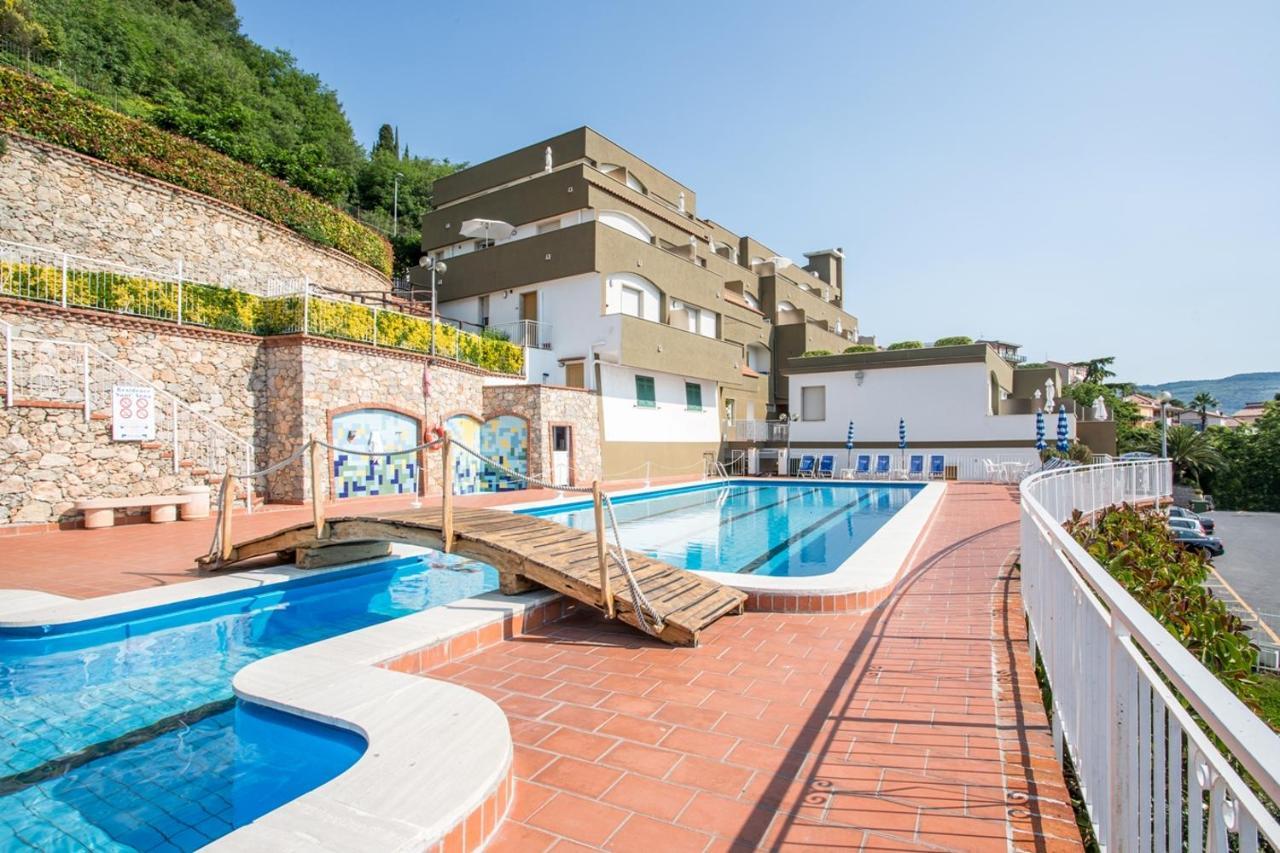 Residence Sant'Anna Pietra Ligure Esterno foto