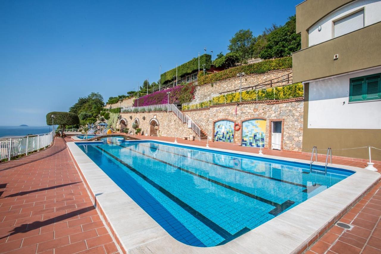Residence Sant'Anna Pietra Ligure Esterno foto