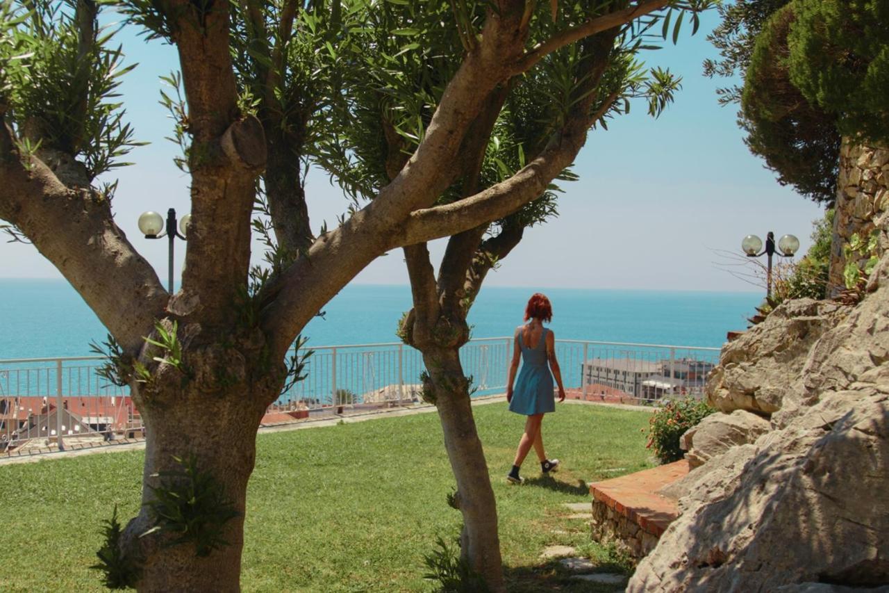 Residence Sant'Anna Pietra Ligure Esterno foto